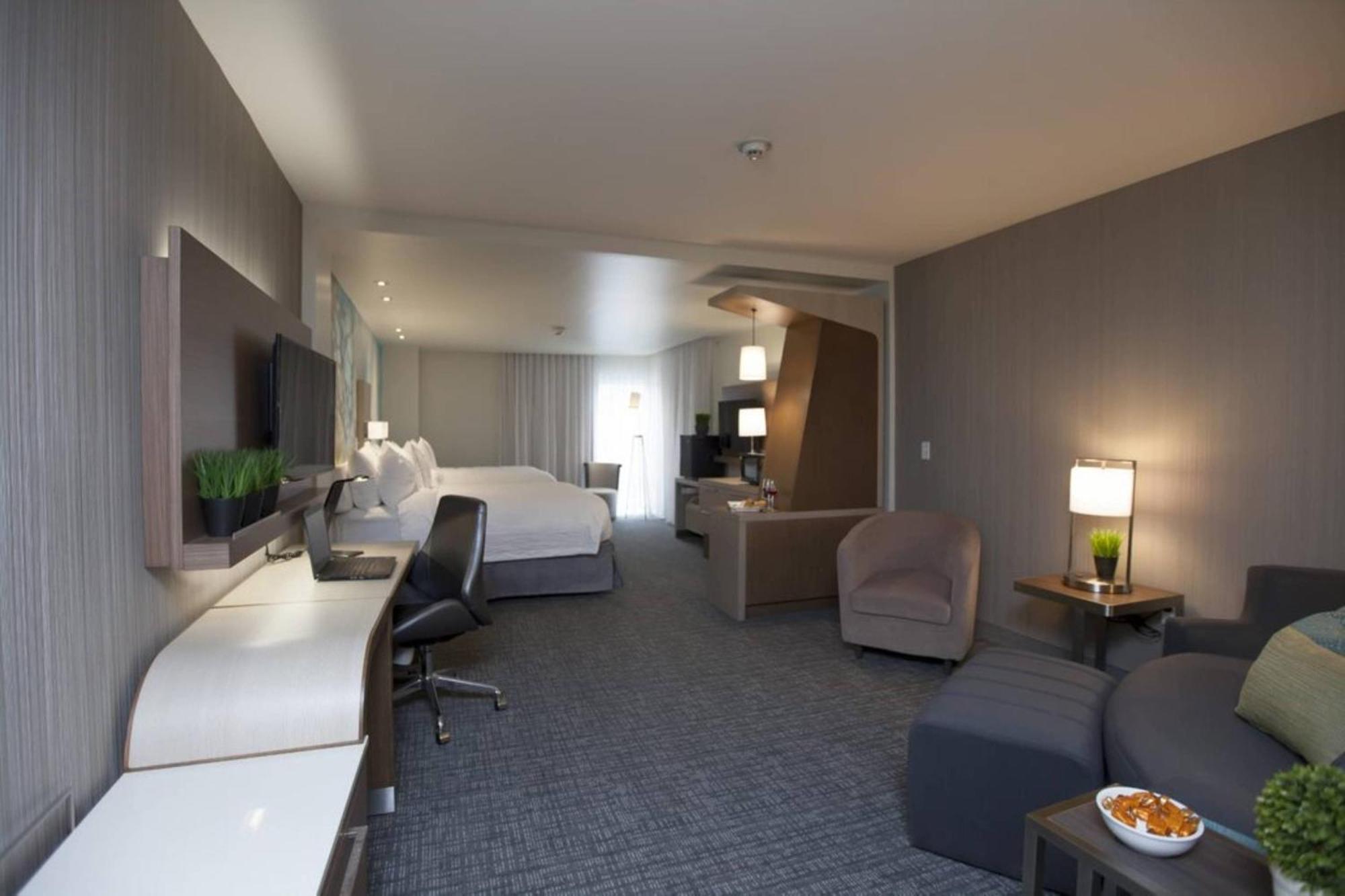 Courtyard By Marriott Houston City Place Спринг Екстериор снимка