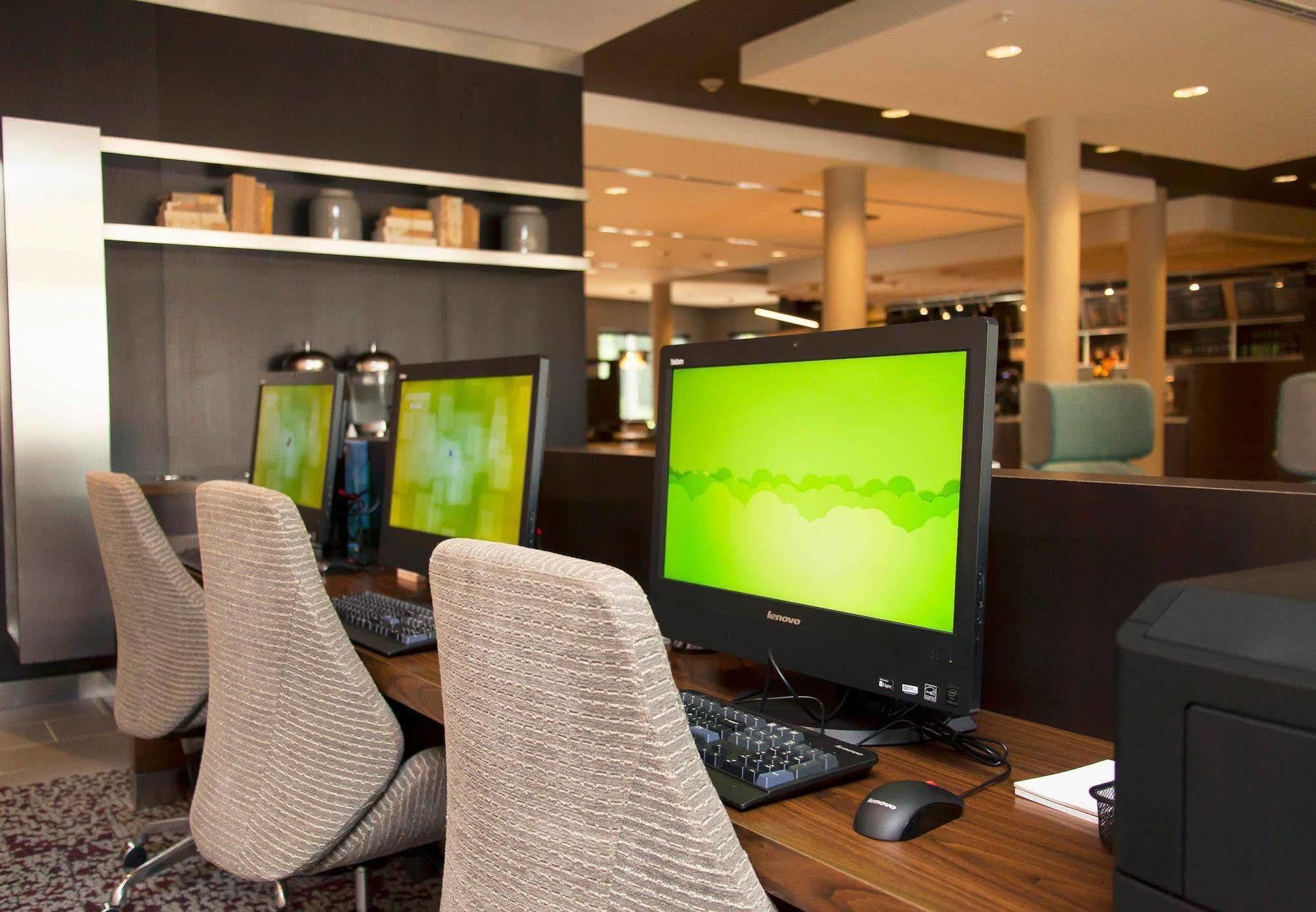 Courtyard By Marriott Houston City Place Спринг Екстериор снимка